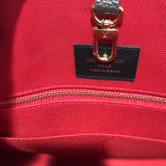 On the go tote - Picture 6 of 8